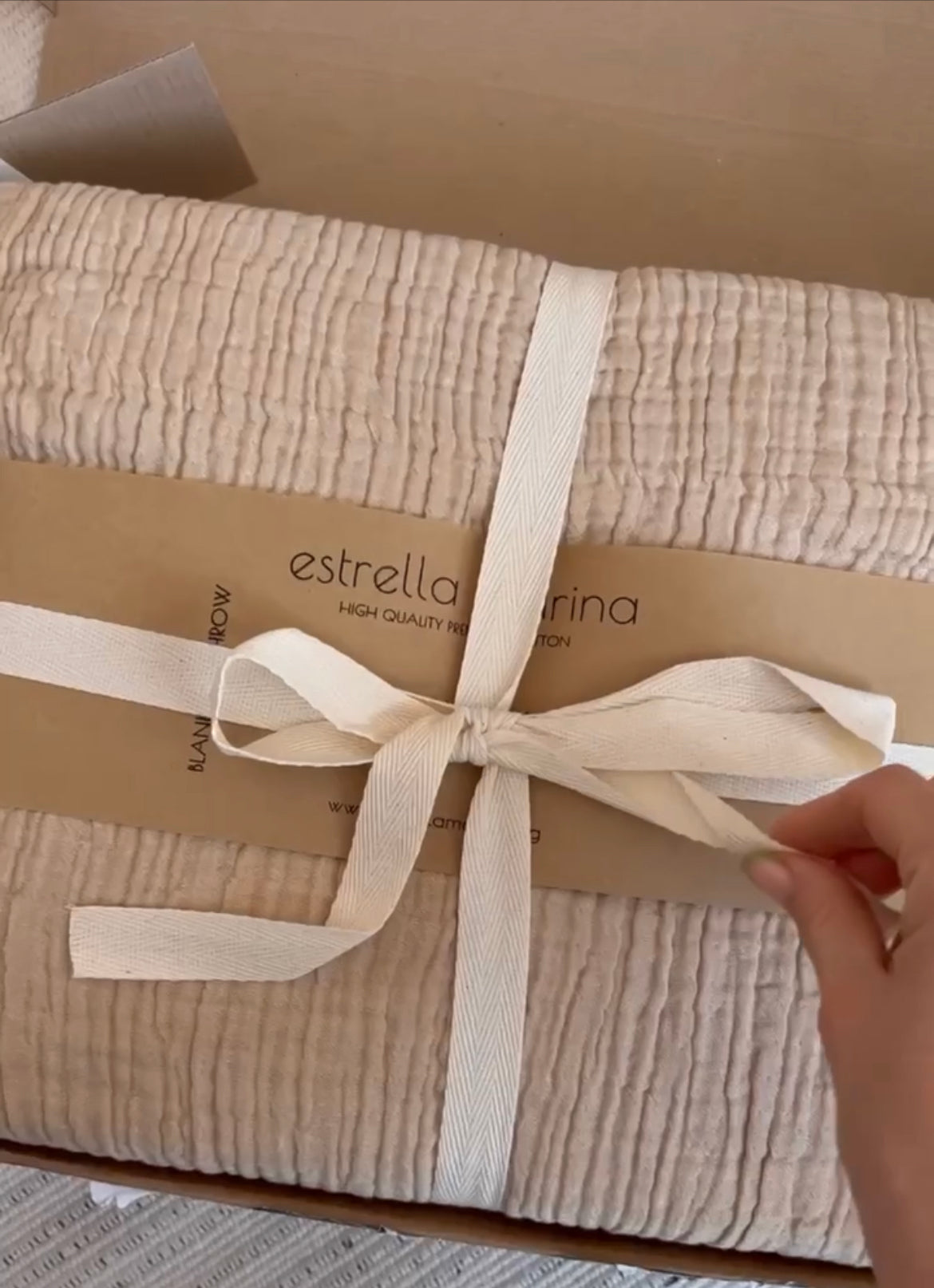BED COVER / BLANKET MUSELIN IN SAND