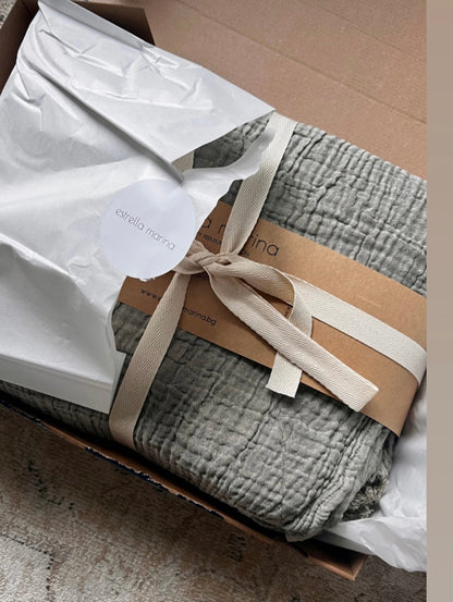 BED COVER / BLANKET MUSELIN IN OLIVE GREY
